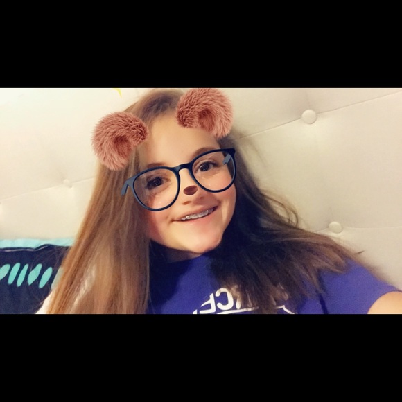 Meet your Posher, Brooke - Picture 1 of 1